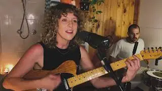 King Sized Bed - live
