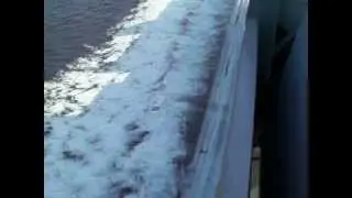 De Zr.Ms. Evertsen op volle snelheid
