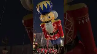Universal&rsquo;s Macys Day Parade 🎄 #shorts #hohoho #universalorlando