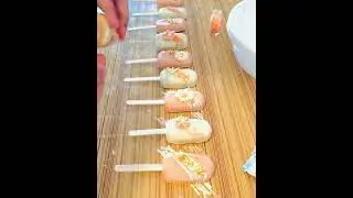 Decorating Cakesicles