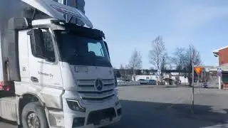 Raahessa on kev&auml;t ja kev&auml;&auml;n korvalla olen tornitalon l&auml;hell&auml;..