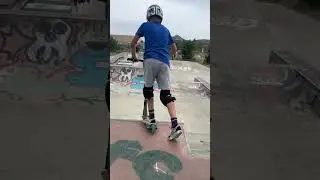 Kickless spin thing and low briflip #scooterride #scooterstunts #skatepark 