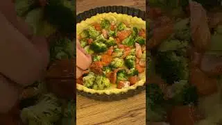 КИШ С РЫБОЙ И БРОККОЛИ🥦 #праздничноеблюдо #пирогсрыбой #простойпирог #заливной #рыба #простоивкусно