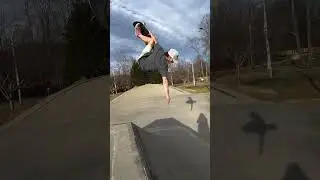 Backflip to Fakie like nothing IG @davidskate019