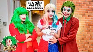 A LADY JOKER DESCOBRIU QUE A ARLEQUINA ESTÁ GRÁVIDA DO JOKER E VAI FAZER ELA PERDER O BEBÊ