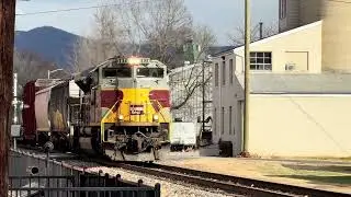 Lackawanna Heritage Motor leads NS 15T down The Shenandoah Valley 