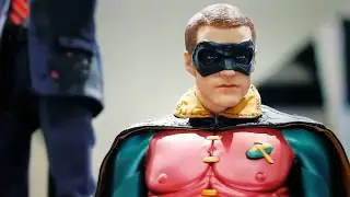 SDCC 2019 HOT TOYS SIDESHOW COLLECTIBLES 1/6 SCALE ACTION FIGURE REVIEW UNBOXING ROBIN BATMAN SPIDER