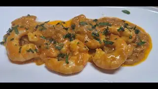 Langostinos al curry. Curry prawns.