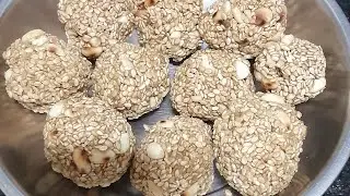 Maharashtrian Style Sankranti Special TilGud ke Laddu...@KishorisParadise 