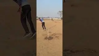 good running catch🔥🔥  #sports #villagecricket #tenniscricket #cricket #tennisball #batting #bowlers