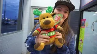 IM DOING A GIVEAWAY! | More Claw Machine Wins