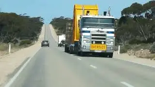 A road trip on the Eyre highway across Australia