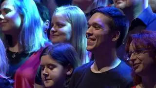 Píseň Mám jednu ruku dlouhou, zpěv D. Kraus a Family Gospel Ostrava - Show Jana Krause 19. 2. 2020