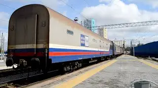 ТЭМ18ДМ-1100 осаживает почтово-багажные вагоны на станции Екатеринбург-Пасс