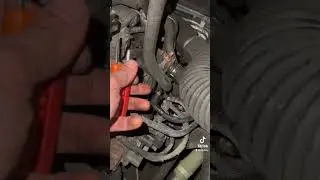 How to bleed the fuel system after replacing the fuel filter on a Ford Transit Custom #fordtransit