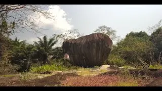 Histoire, Temps & Hommage  — Ma balade en solo au Parc Archéologique d’Ahouakro