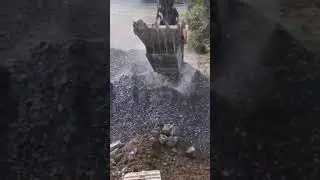 MONDE Jaw crusher bucket use for hard stone crushing- very useful machine in the construction work!