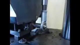 Versuch und Erprobung // Bauteilpr&uuml;fung // Hydropulsanlage