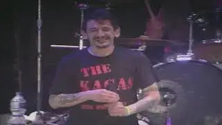 LA POLLA RECORDS junto con RUB&Eacute;N BATIKANO ROJO. CHICA YE-YE VI&Ntilde;A-ROCK 2003