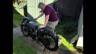 1939 Velocette MAC 350cc starting (and briefly running)