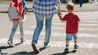 When moms use marijuana, kids try it at a young age: Study