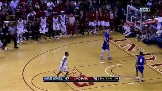 Devonte Green One-Handed Slam vs. UMass Lowell