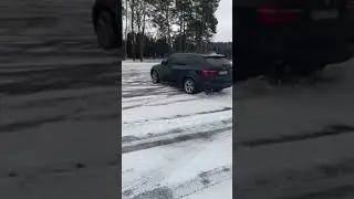 ДВЕ КРАСИВЫЕ БЭХИ ПОКАЗЫВАЮТ КАК НАДО! #shorts