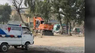 Sparks Flying! Metal Cutting Near Highway 🔥 | Live Traffic View
