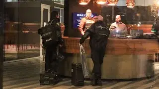 Grootschalig politieonderzoek na aantreffen overleden persoon - Kruisplein Rotterdam 