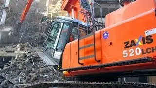 HITACHI ZAXIS 520 LONGFRONT BAGGER # ABBRUCH IN DER INNENSTADT