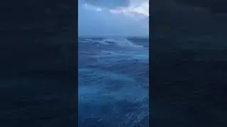 Sea waves amazing 🤩 #travel #beautifulworld #theworldiswanderful #nature #seawaves #naturefriendly