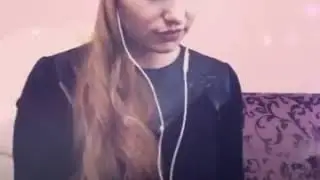 Пальчиками дрожью по щеке .. smull