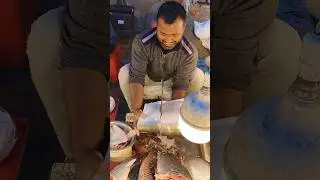Amazing Big Chitol Fish Cutting Skills In Govindpuri Market Delhi #shortvideo #fish #rrrm