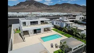 Impressive 7 bedroom villa with gym, pool and views in Playa Blanca