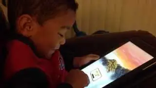 3 Year Old Playing Temple Run on iPad