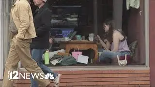 Flagstaff increases minimum wage, including for tipped workers