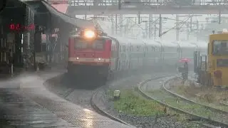 Beauty !! Train in Stunning Rain : LTT - Bhagalpur Superfast Curves Through Khardi : Indian Railways