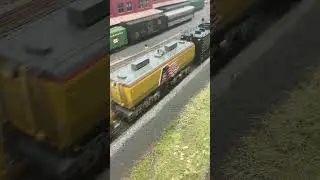Heading East Through Canal Interlocking