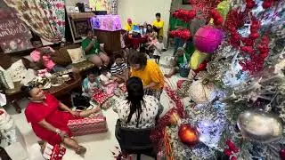 Gift giving 2025 on Christmas Day