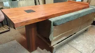 Mesa de Peroba Rosa com Pé de Ipê