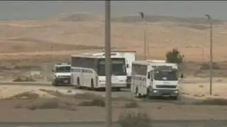 Israel begins moving Palestinians before prisoner swap