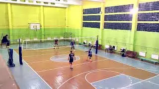 Губейдулин Иван забивает обратным ударом стоя спиной к сетке!