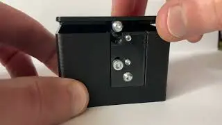 Box with snap lock mechanism