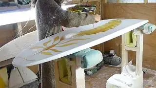 Alaria Esculenta (Seaweed) - Painting on DH surfboard timelapse