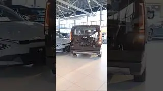 Busje komt zo..Kia PV5 Passenger Elite Executive 5 persoons in Aurora Black Pearl 100% elektrisch