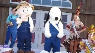 Snoopy's Boysenberry Jam-Boree NEW 2017 Show at Knott's Berry Farm Boysenberry Festival