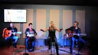 Leah Turner sings 'Pull Me Back'
