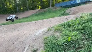 Traxxas xmaxx and traxxas maxx hit big jumps ✈️🦅✅😜