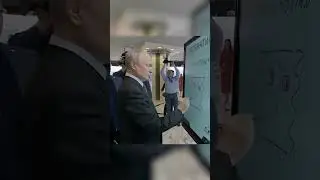 #путин #лидер #президент #русия Путин демонстрирует свои художественные способности.