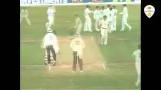 MATCH ACTION: Footitt 5-fer vs Leicestershire